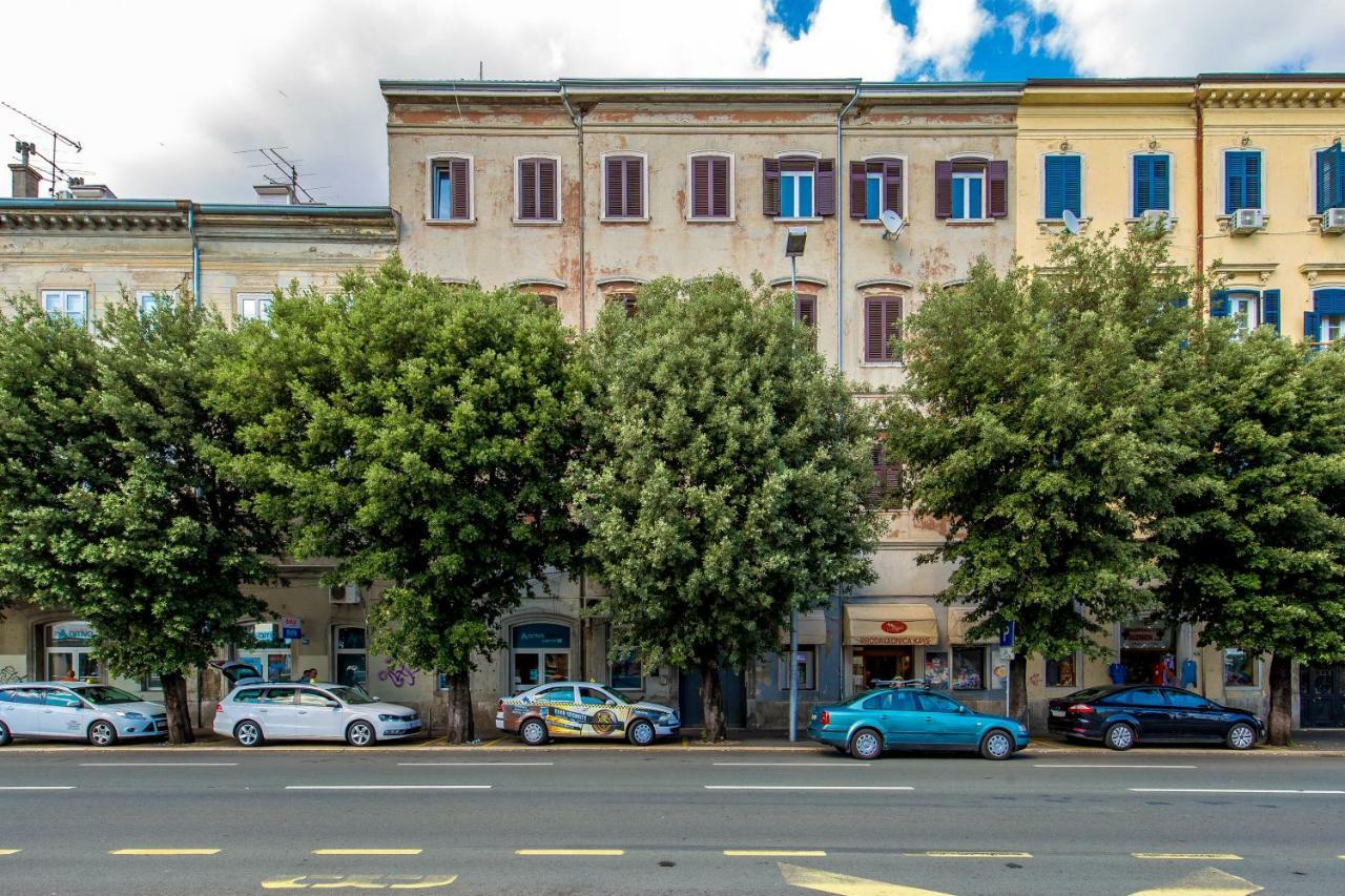 Apartments Carpathia リエカ エクステリア 写真